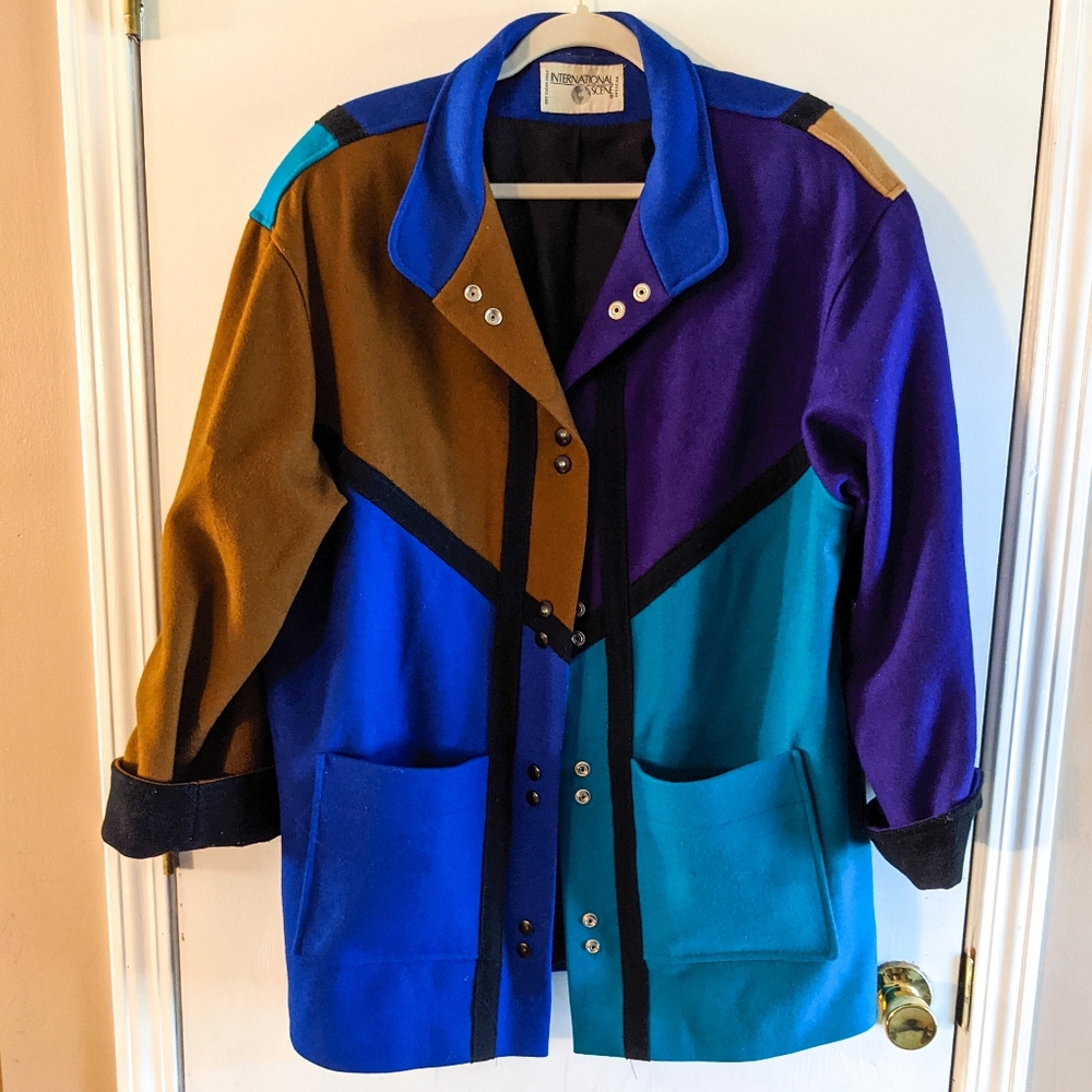 Vintage International Scene color block coat. Women's size XL